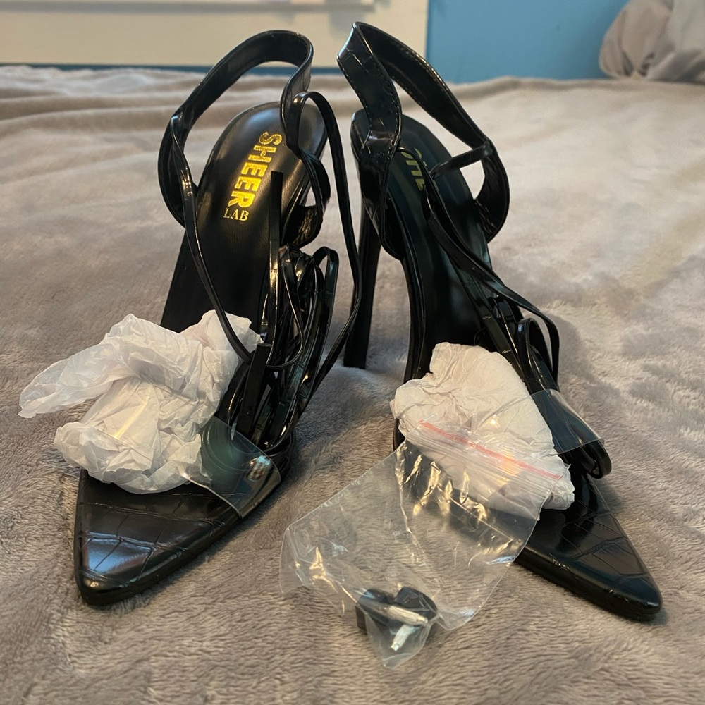 Forever 21 4” black stiletto